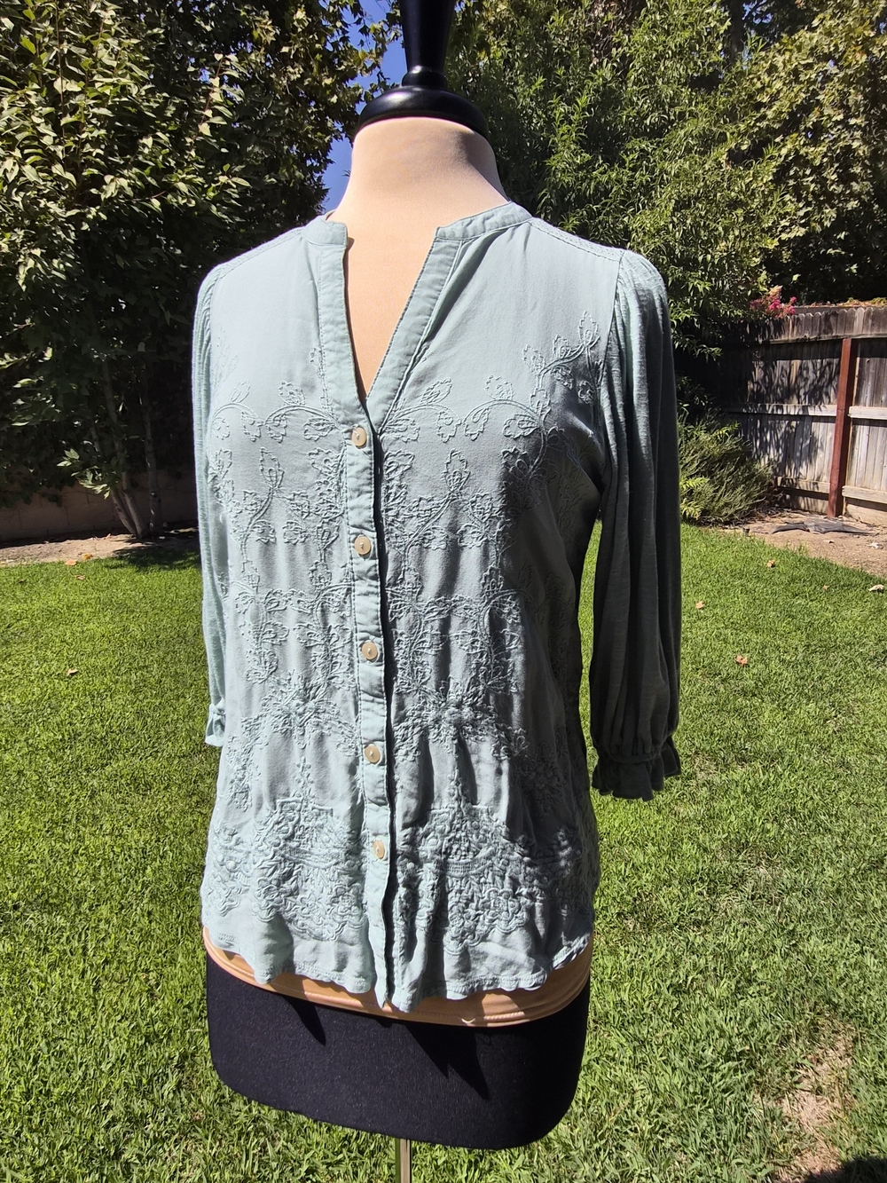 Democracy Boho Heather Sage Green Embroidered Tunic Blouse M EUC #0519